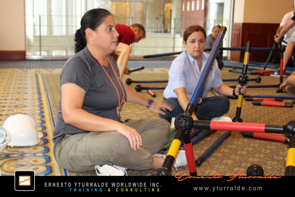 Team Building Group LATAM | Taller vivencial para desarrollar liderazgo y comunicación asertiva